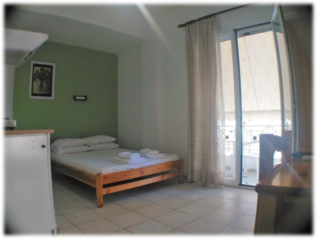 Araliki Apartments & Studios Лутра-Эдипсу Экстерьер фото